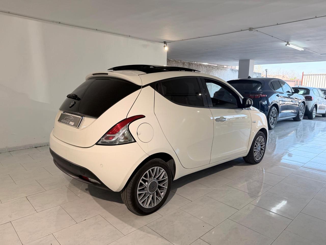 Lancia Ypsilon ACCONTO 0€ RATE DA 150€ AL MESE