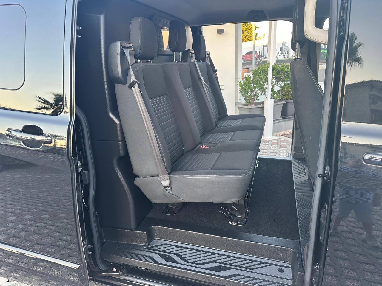FORD TRANSIT CUSTOM 300 AUTOMATICO TITANIUM