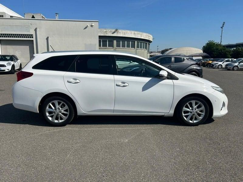 Toyota Auris 1.4 D-4D Lounge
