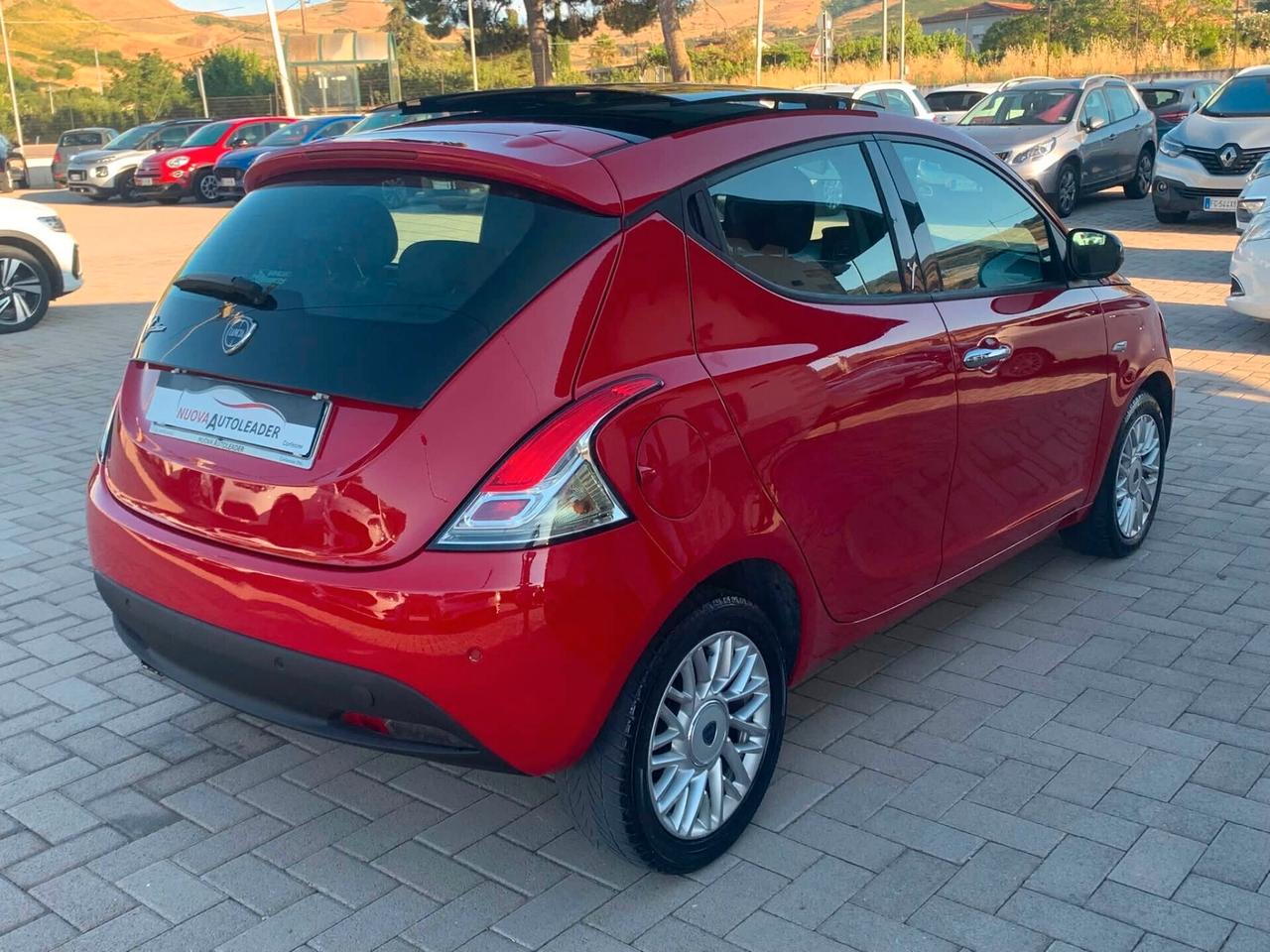 Lancia Ypsilon 1.2 69 CV Platinum 2015 TETTO APRIBILE