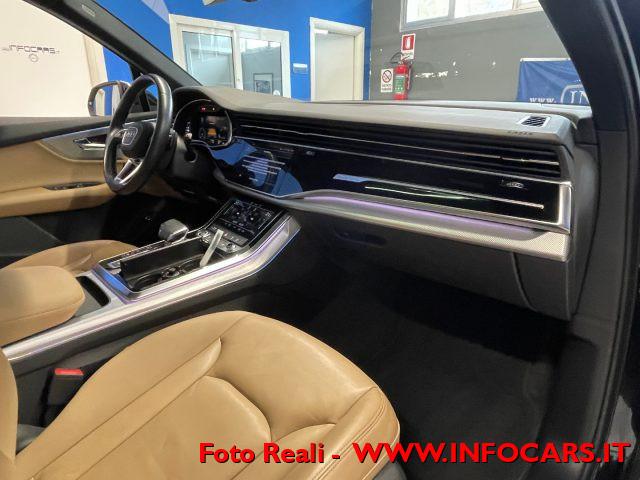 AUDI Q7 55TFSI e Hybrid PHEV 4X4 tiptronic Business PROMO