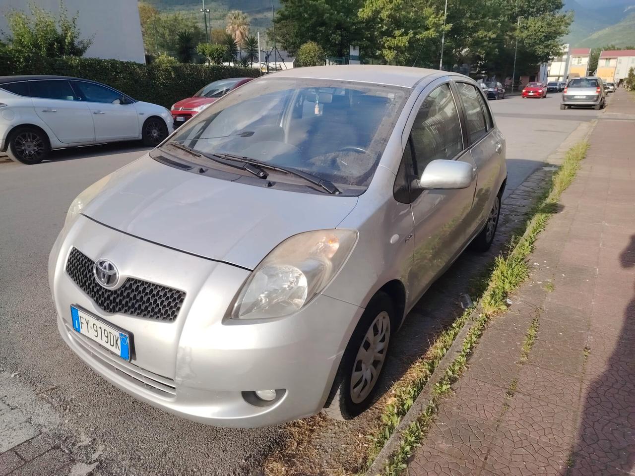 Toyota Yaris 1.4 D-4D DPF 5 porte