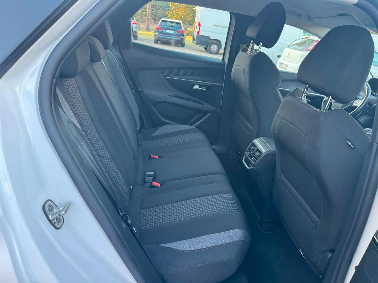 Peugeot 3008 1.5HDi AZIENDALE