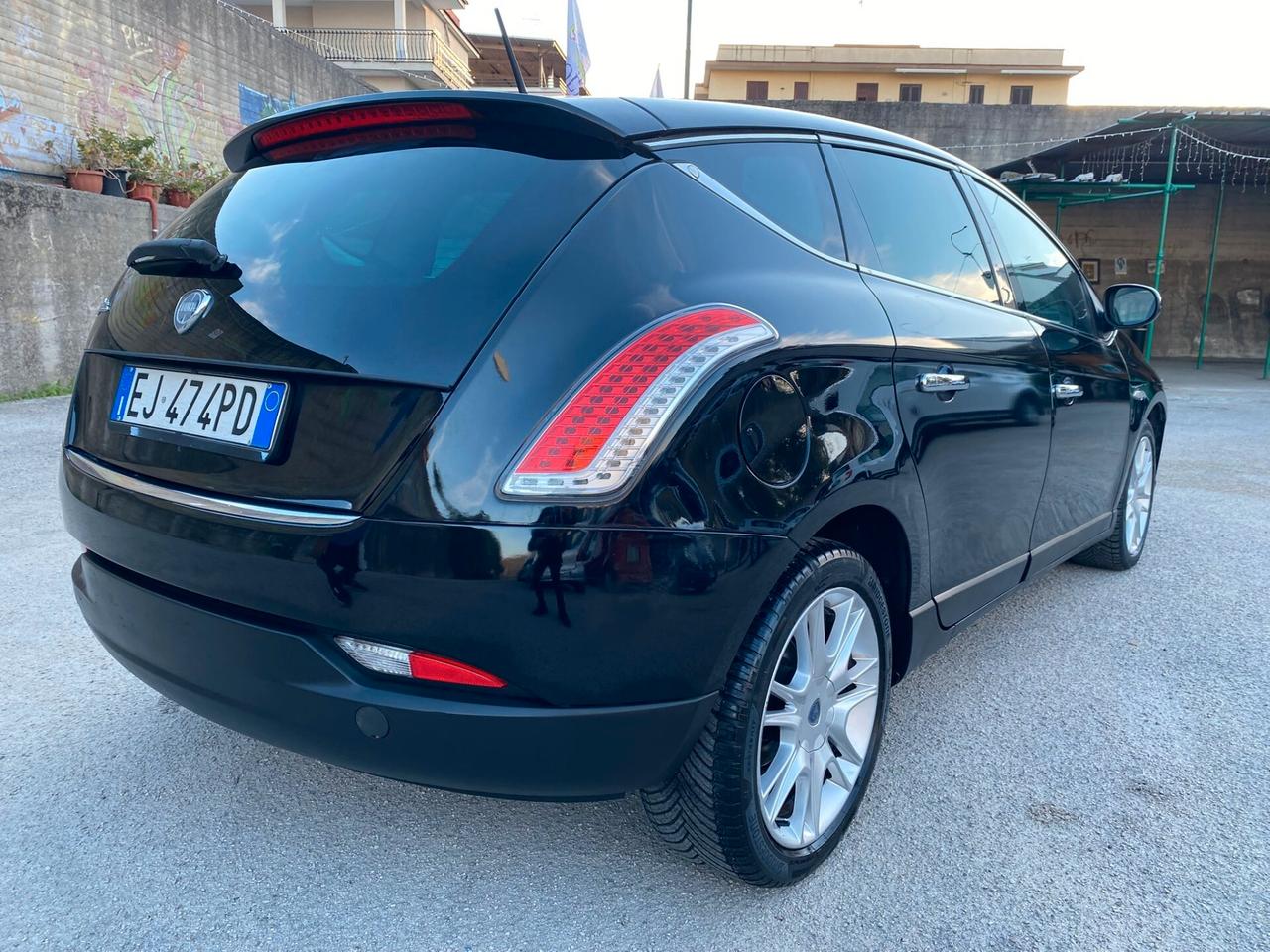 Lancia Delta 1.6 MJT 120cv restyling full opt nuova 2011