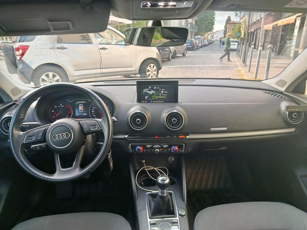 Audi A3 Business 1.6 30 TDI #10427