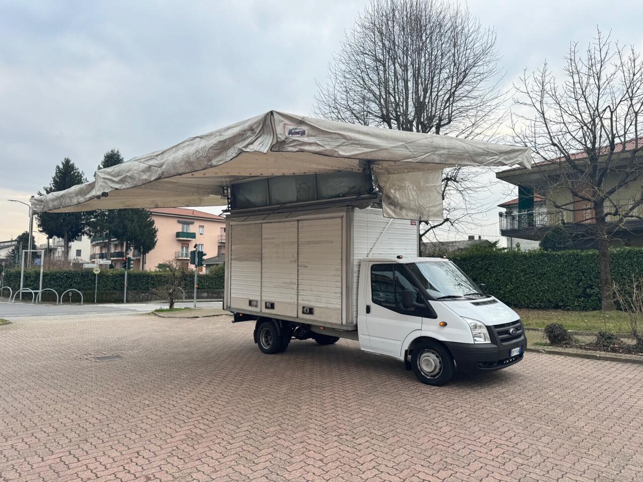 Ford transit furgonato con tenda elettrica