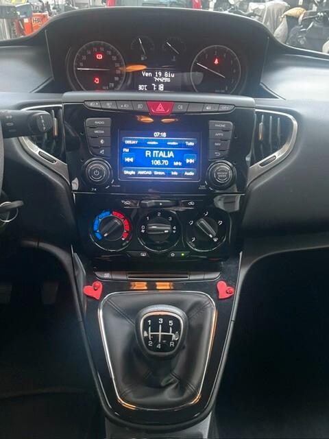 Lancia Ypsilon 1.2 69 CV 5 porte S&S Platinum Edition E6 Km 74.000