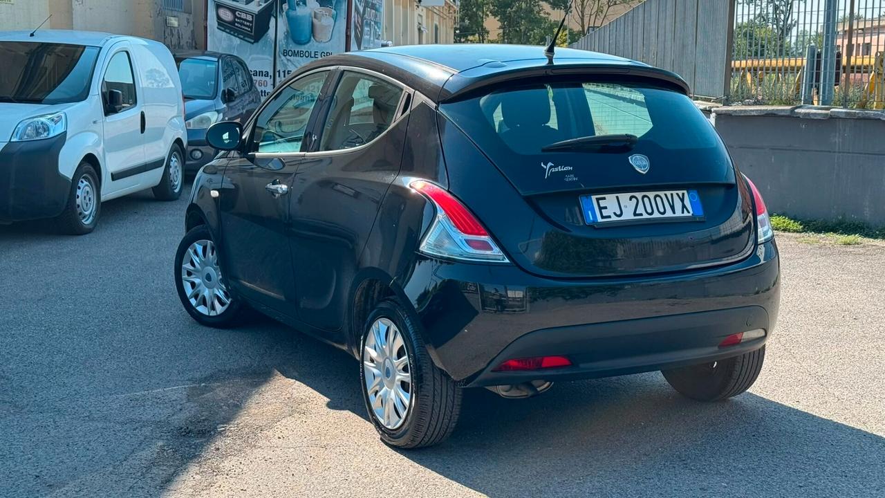 Lancia Ypsilon 1.2 69 CV 5 porte S&S Platinum