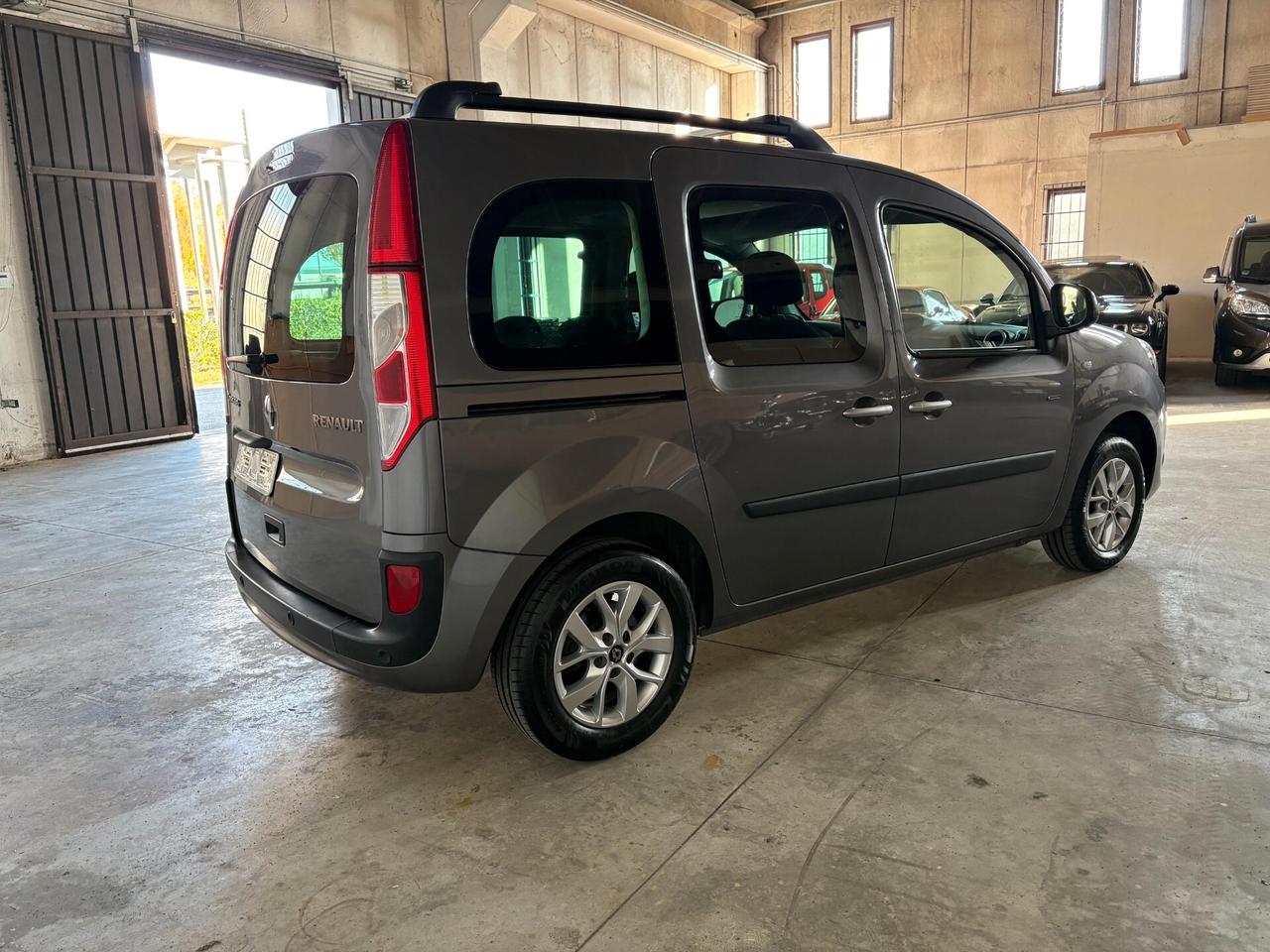 Renault Kangoo 1.5 blue dci Limited 116cv AUTOVETTURA