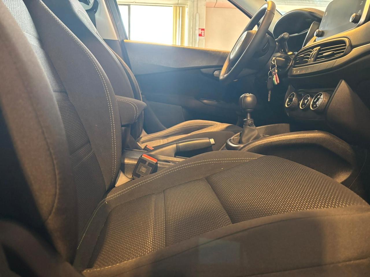 Fiat Tipo LOUNGE 1.4 5 porte 28000 KM