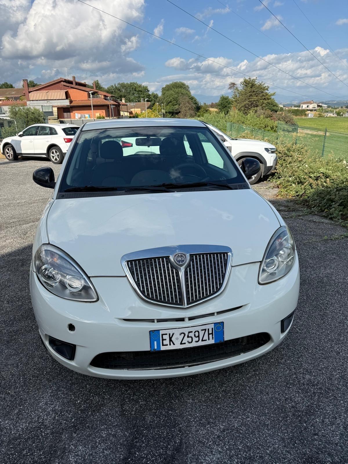 Lancia Ypsilon 1.2 69 CV 5 porte GPL Ecochic Gold