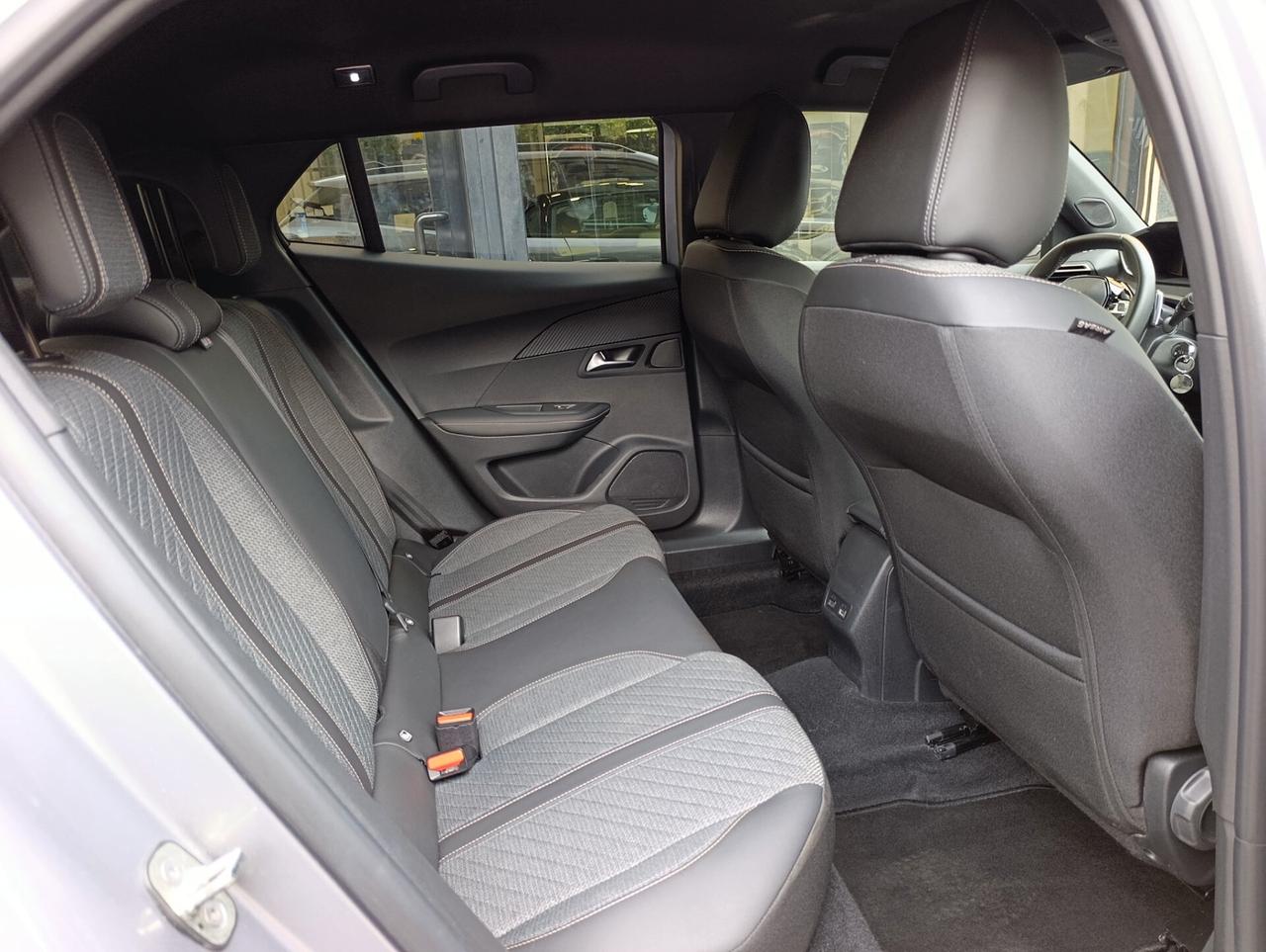 Peugeot 2008 PureTech 130 S&S EAT8 Allure