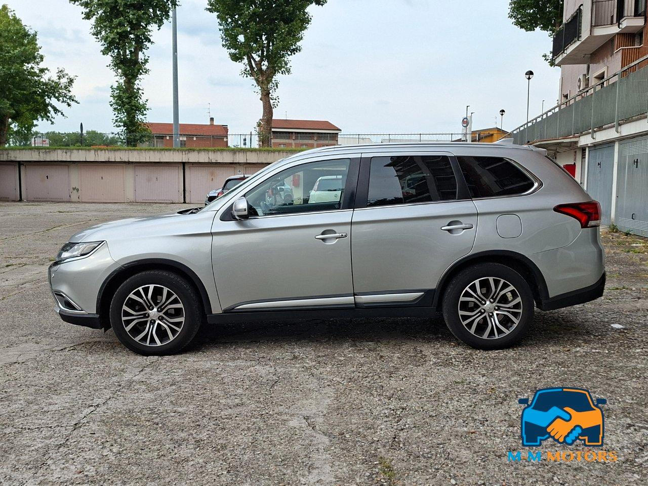 Mitsubishi Outlander 2.2 Instyle Plus Sda awd 7p.ti auto my17