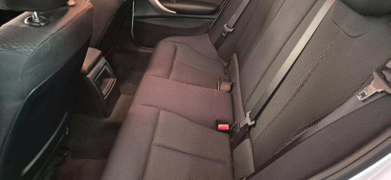 Bmw 114 114d 5p. Unique