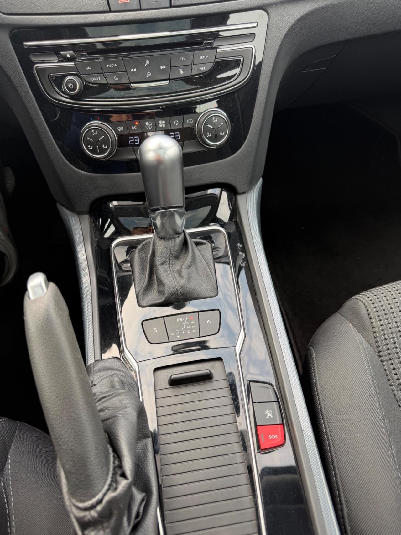 Peugeot 508 BlueHDi 120 EAT6 S&S SW Allure