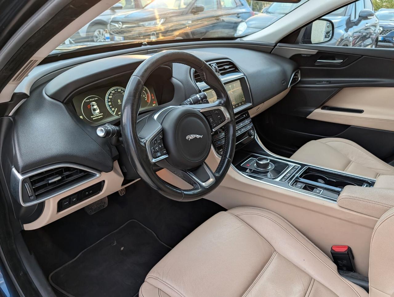 Jaguar XE 2.0 D 180 CV aut. Prestige