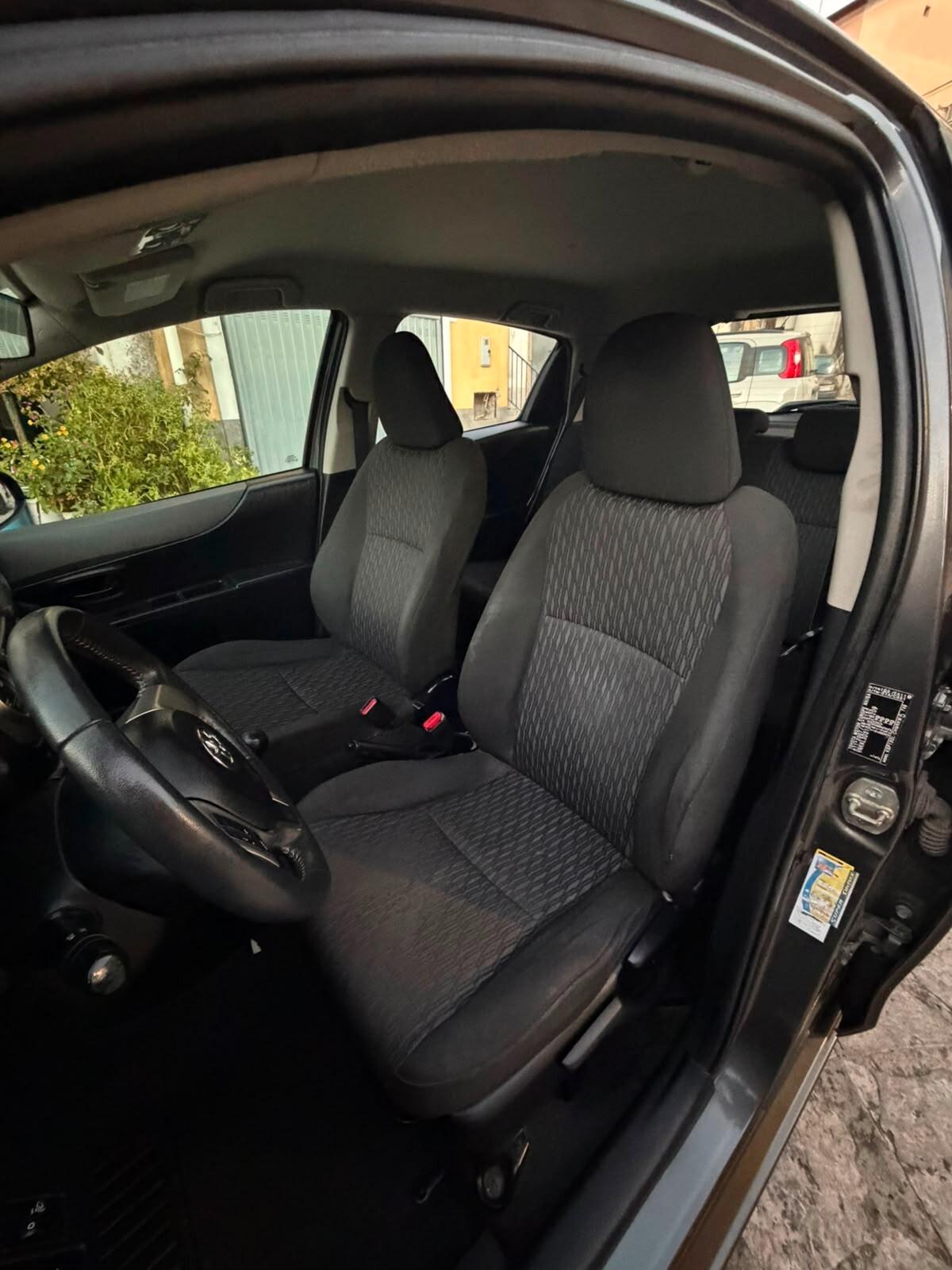 Toyota Yaris 1.0 5 porte Active