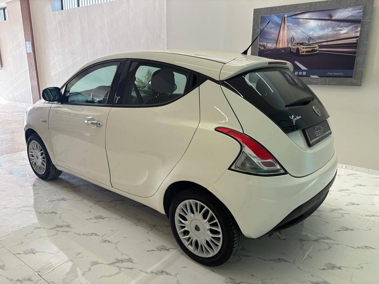 Lancia Ypsilon 1.2 69 CV 5 porte S&S Platinum