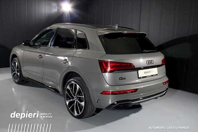 Audi Q5 40 TDI quattro S tronic Identity Black -MHEV