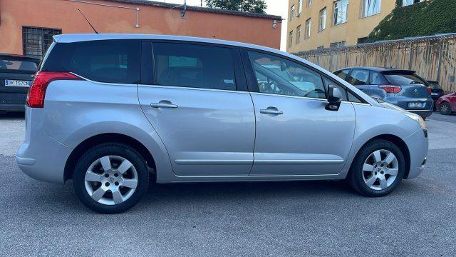 PEUGEOT 5008 1.6 HDi 112CV Business