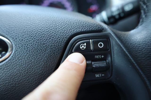 KIA cee'd 1.4 CVVT SW Navi Tel USB Android Apple NEOPATENTAT