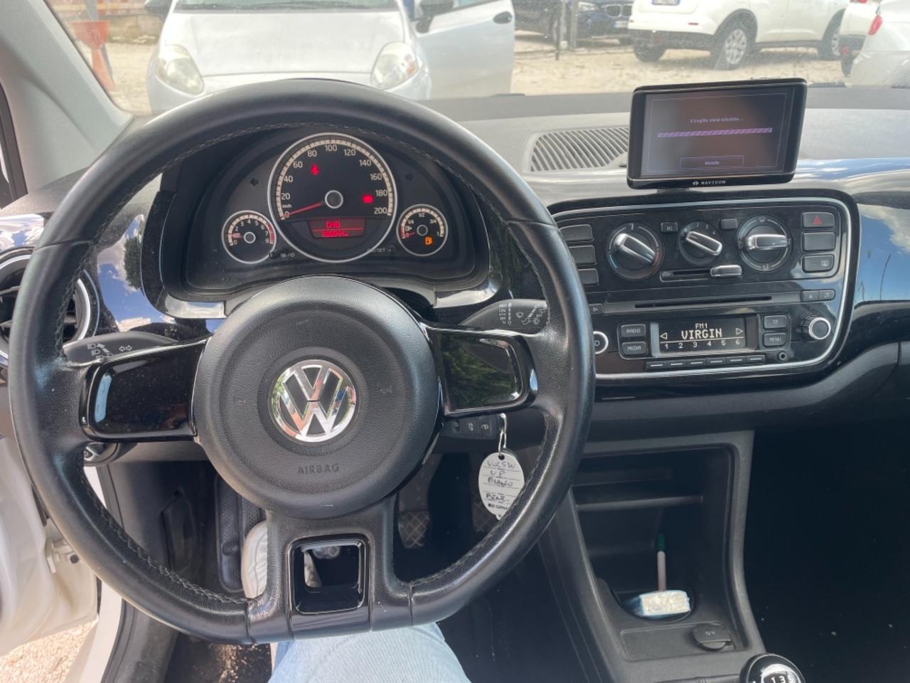 Volkswagen up auto neo patentato