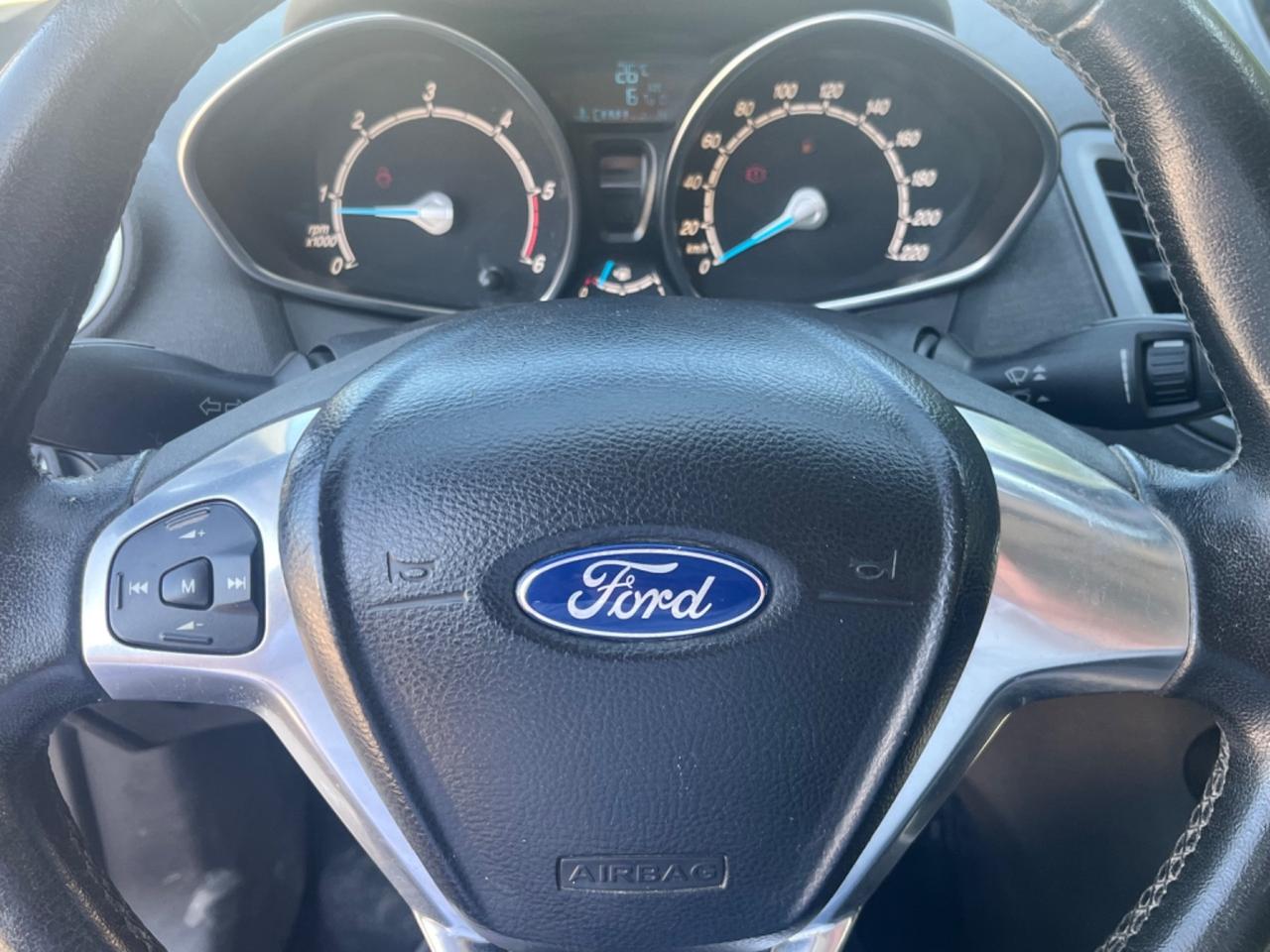 Ford Fiesta 1.5 TDCi 75CV 5 porte Titanium