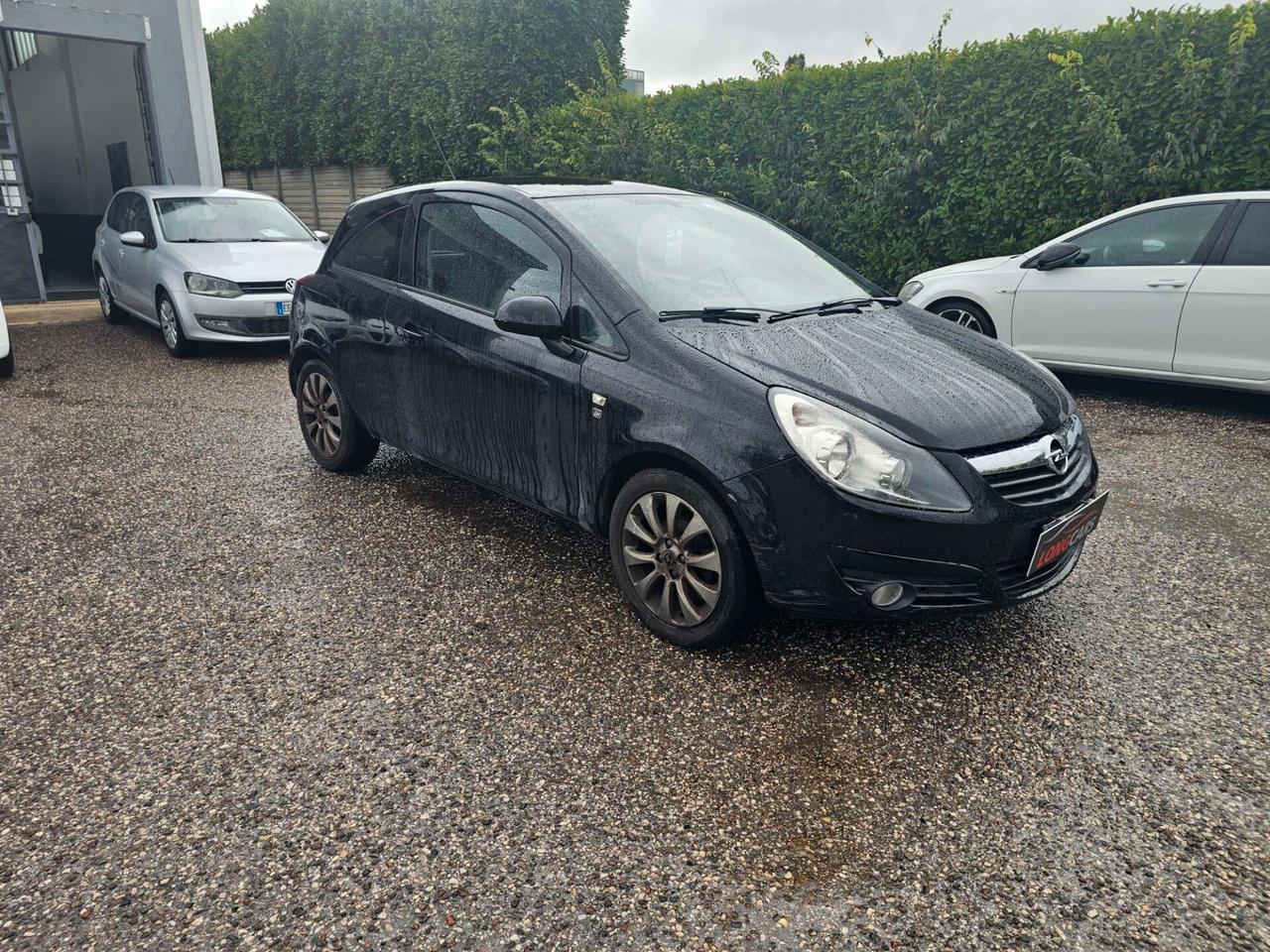 Opel Corsa 1.2 3 porte b-color