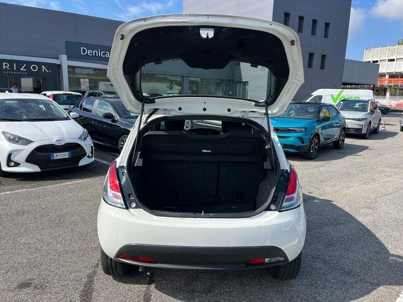 Lancia Ypsilon Ypsilon 1.0 FireFly 5 porte S&S Hybrid Silver Plus