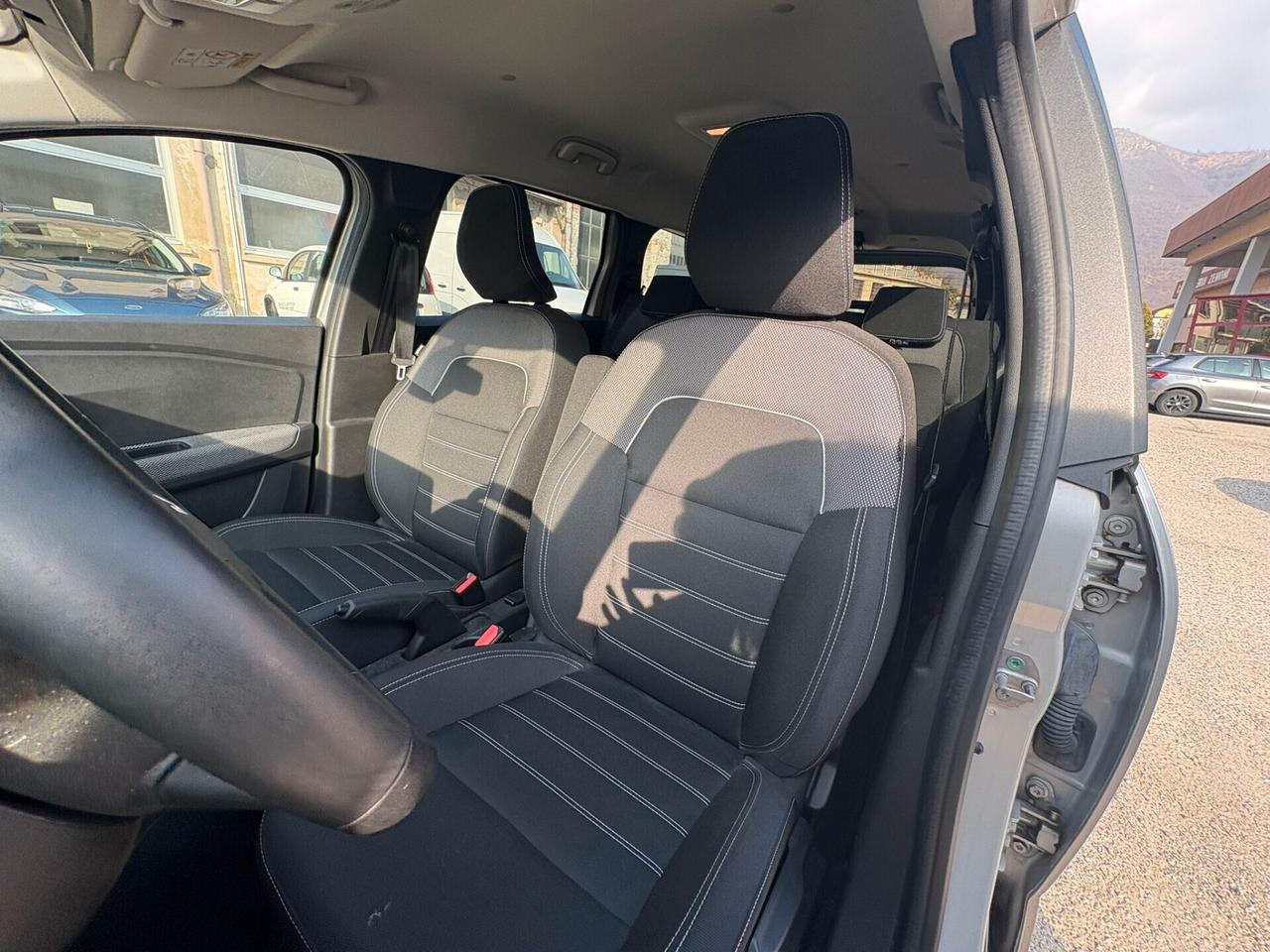 Dacia Jogger 1.0 TCe GPL 100 CV 5 posti Essential 7 posti