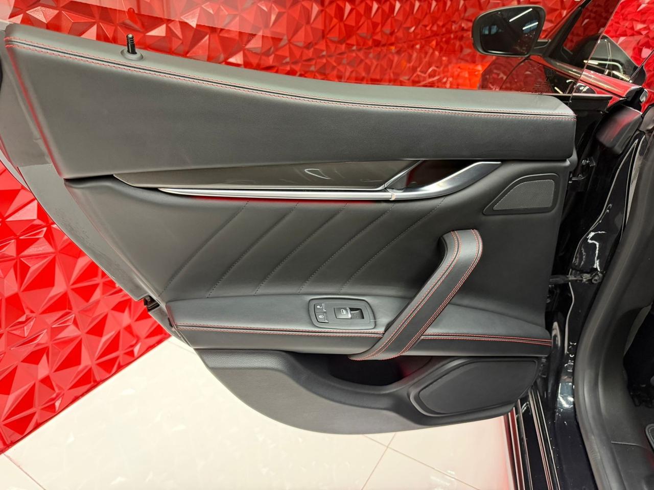 Maserati Ghibli V6 Granlusso 349Cv UNICO PROPRIETARIO