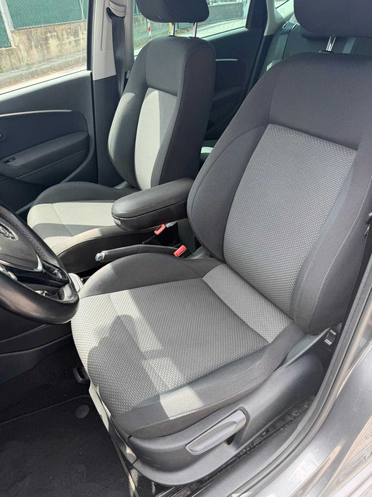Volkswagen Polo 1.4 TDI 90CV DSG 5p. Business BlueMotion Technology