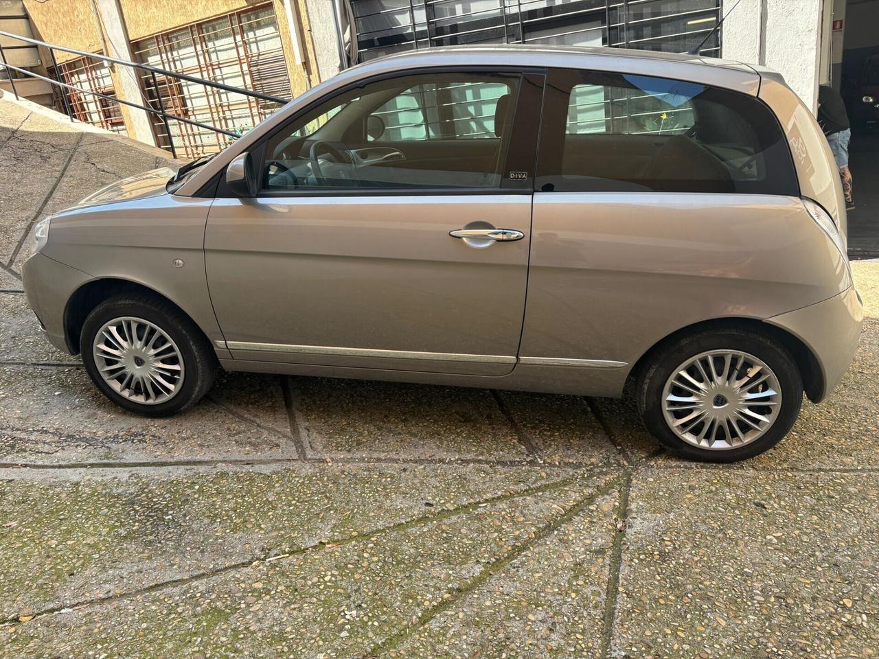 Lancia Ypsilon 1.2 - 19.000 KM ORIGINALI