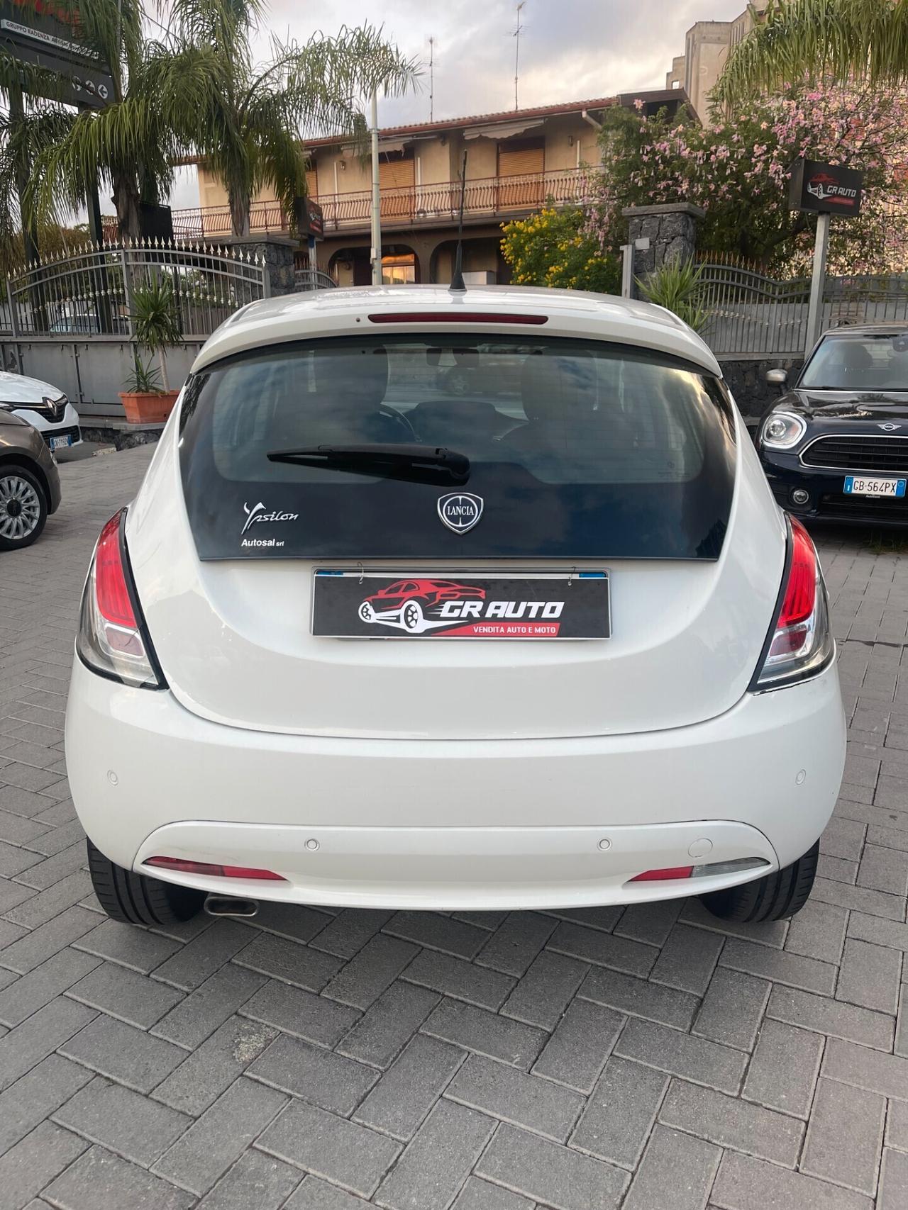 Lancia Ypsilon 1.2 69 CV Ecochic Platinum