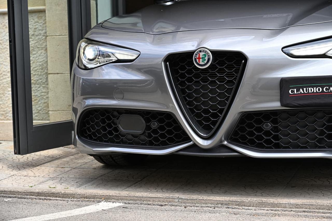 Alfa Romeo Giulia 2.2 Turbodiesel 210 CV AT8 AWD Q4 Veloce
