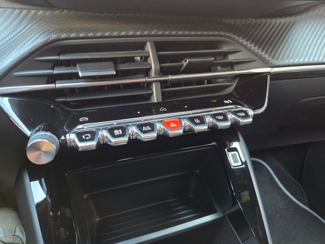 Peugeot 2008 Hybrid 136 e-DCS6 Style