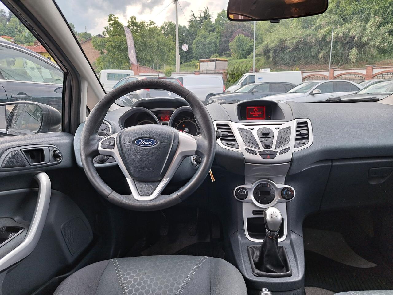 Ford Fiesta 1.4 TDCi 68CV 5 porte Titanium
