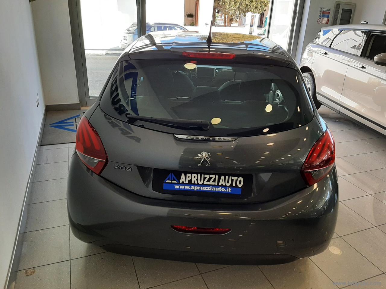 PEUGEOT 208 PureTech 82 5p. Allure