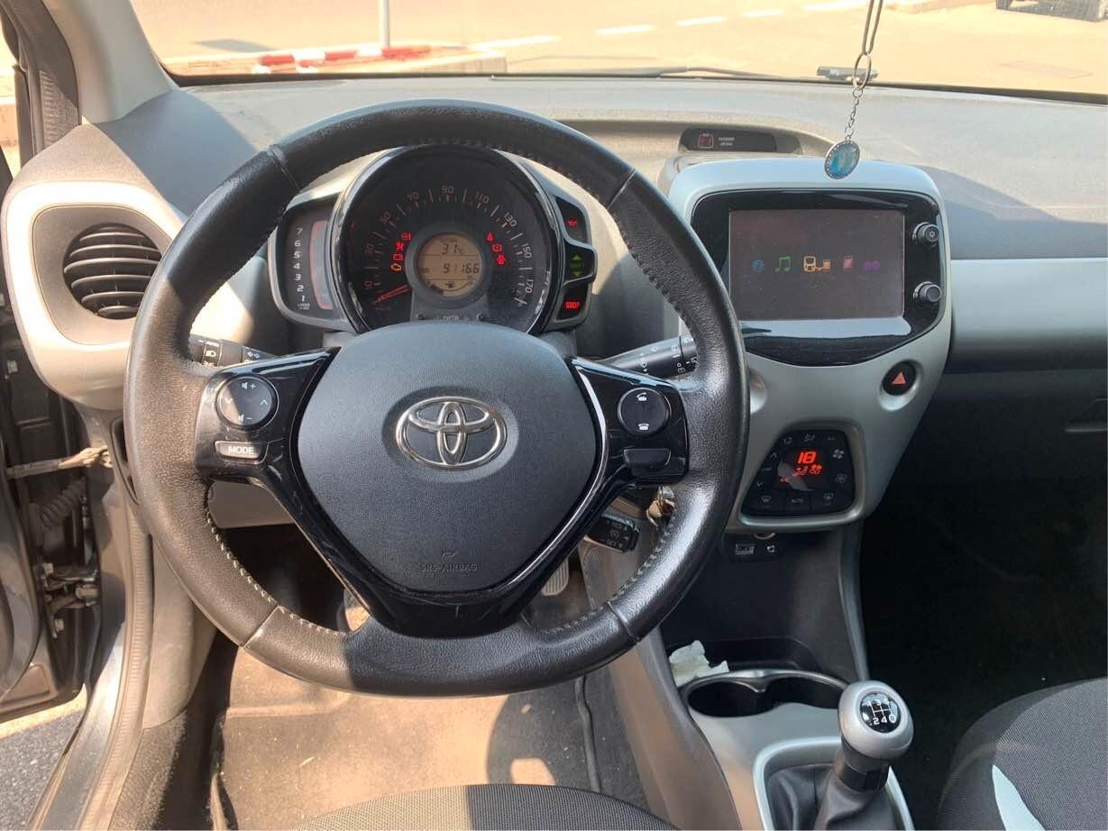 Toyota Aygo 1.0 VVT-i 69 CV x-play NEOPATENTATI