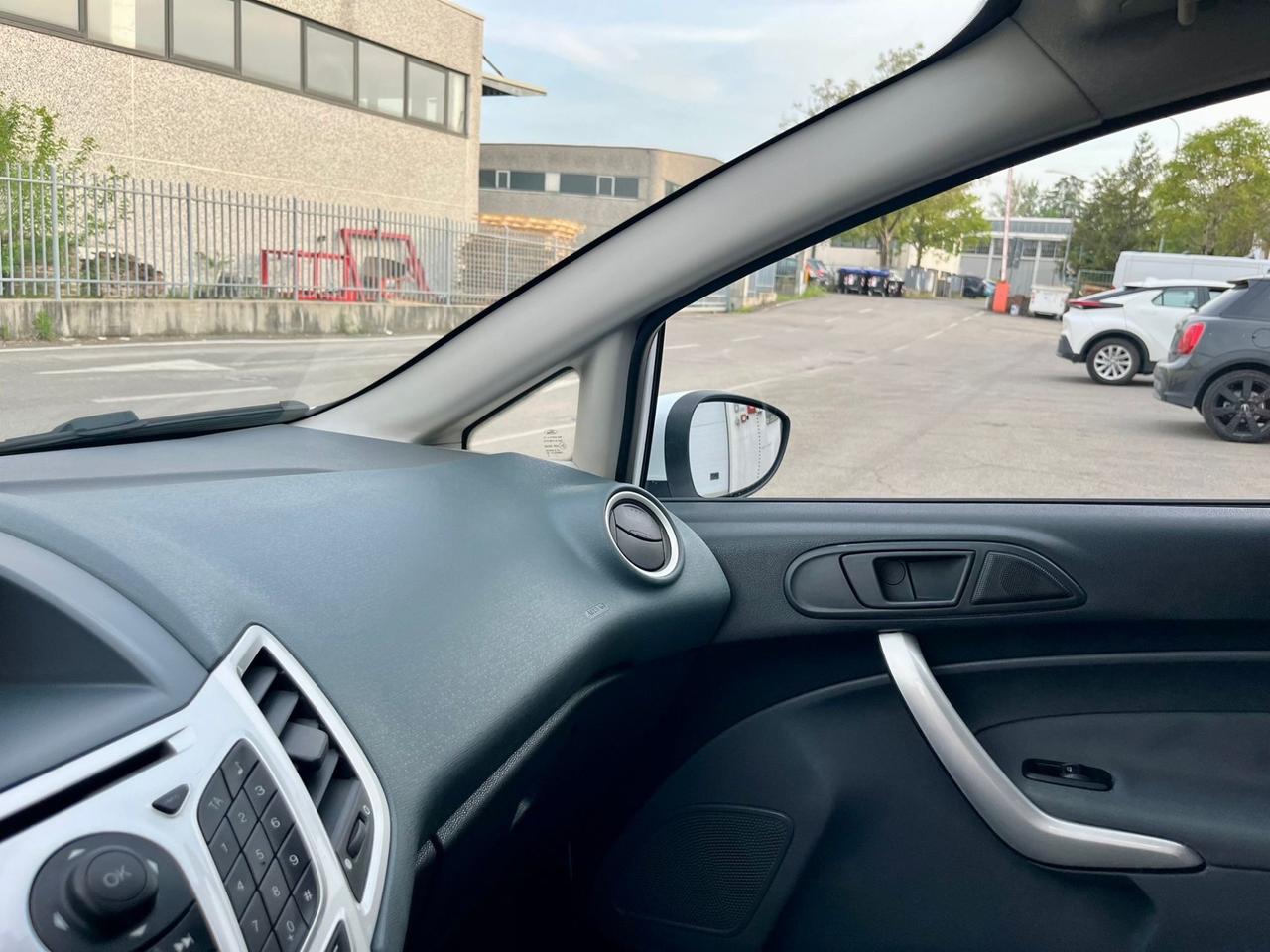 Ford Fiesta 1.2benz 2009 113.000km perfetta per neopatentati