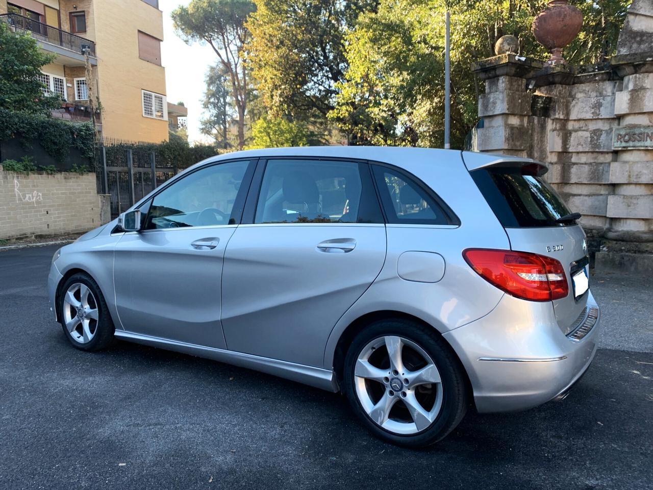 Mercedes-benz B 200 CDI Premium 2014 KM121000