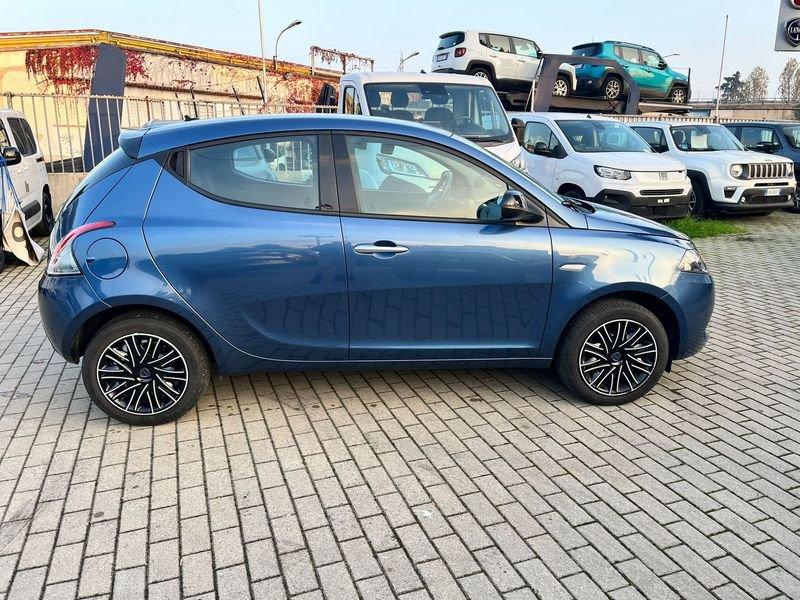 Lancia Ypsilon 1.0 FireFly 5 porte S&S Hybryd Gold