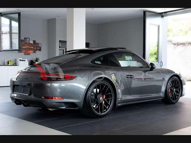 Porsche 911 Coupe 3.0 Carrera 4 GTS