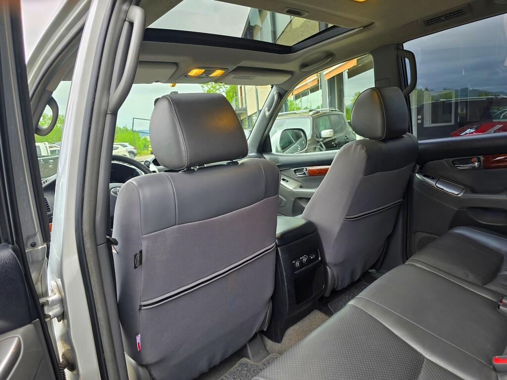 Toyota Land Cruiser 3.0 D-4D WAGON 8 POSTI