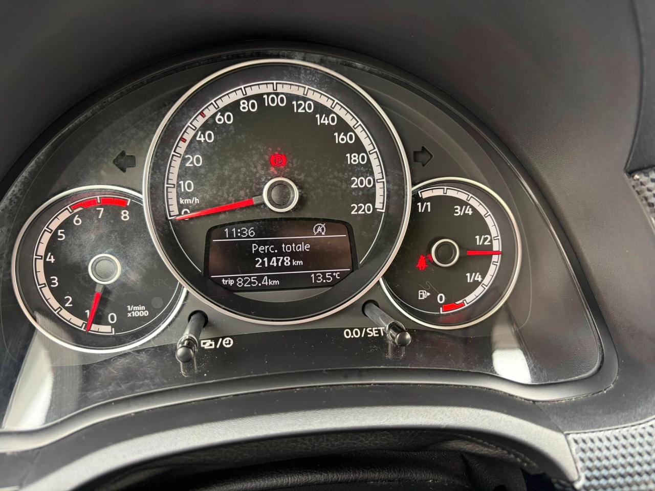 VOLKSWAGEN UP! 1.0cc MUVI 5Porte