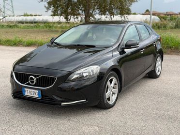 Volvo V40 2.0 diesel 2019 D2 R-design