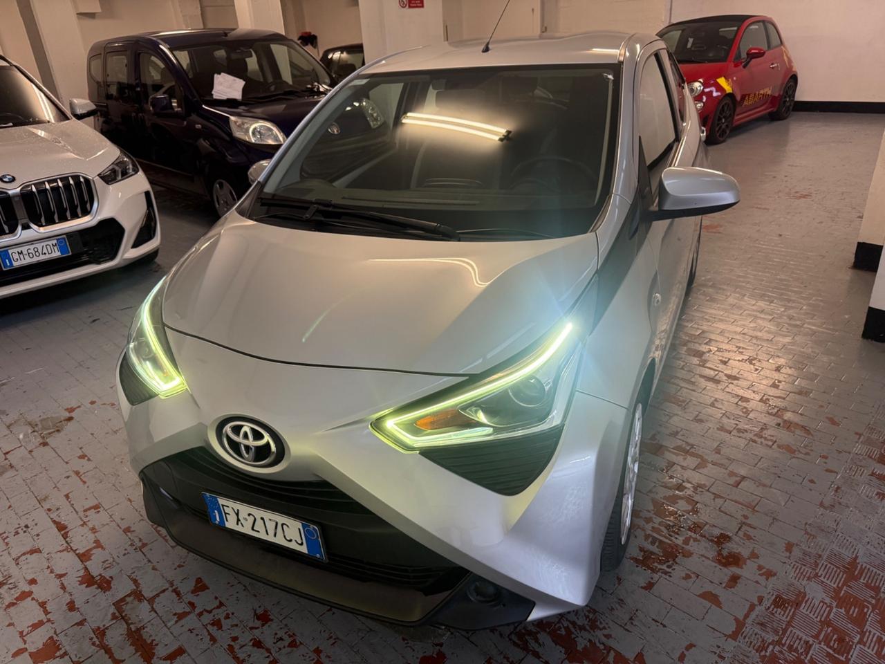 Toyota Aygo 1.0 VVT-i 72 CV 5 porte x-clusiv MMT