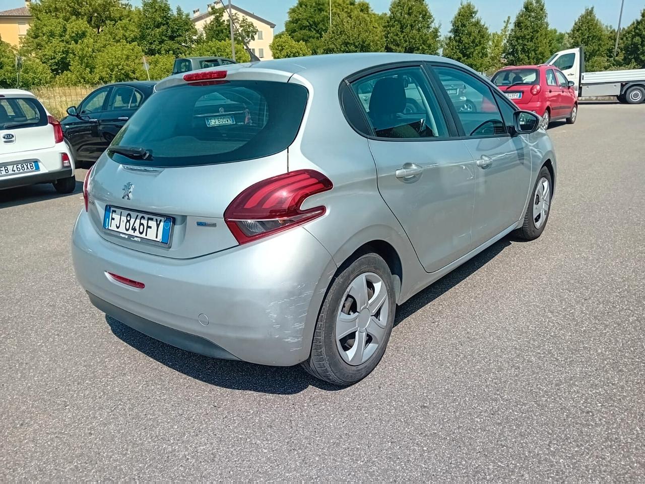Peugeot 208 5p 1.2 68cv X COMMERCIANTI