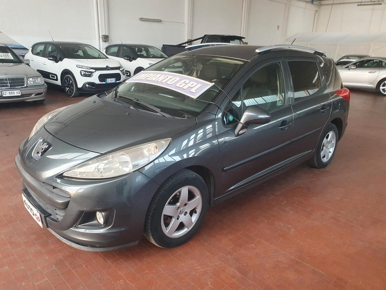 Peugeot 207 1.4 8V 75CV benzina GPL Neop 2010
