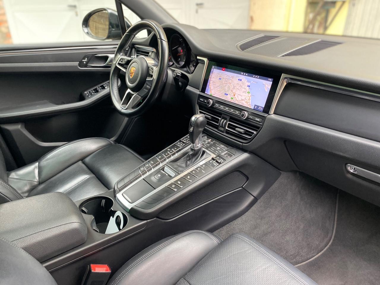 Porsche Macan 2.0 tetto panoramico 245 cv